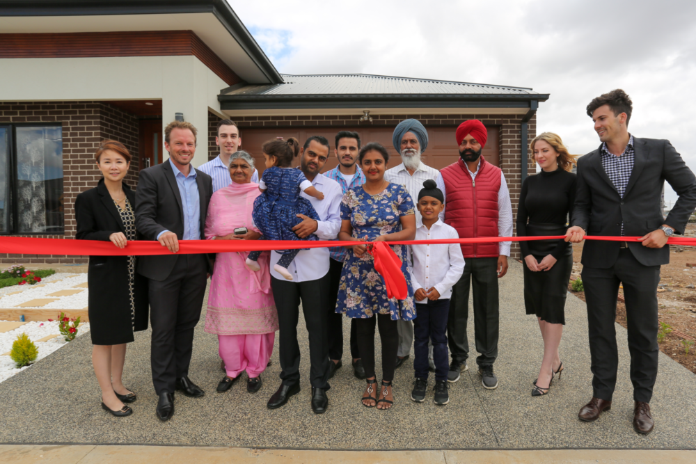 Orchard Tarneit First Residents Move In Ribbon Cutting